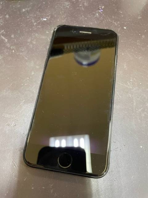 iPhone SE2の液晶画面の交換修理で大阪府箕面市付近からのご来店