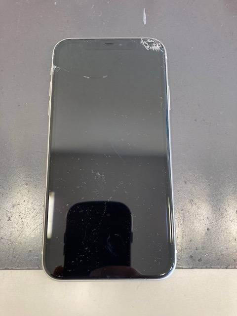 iPhone11の液晶画面の修理で大阪府箕面市牧落付近からのご来店