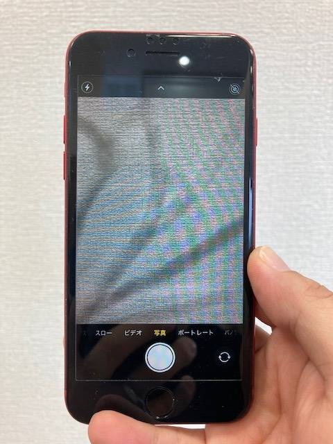 【箕面市今宮からのご来店！見た目は問題ないのにiPhoneSE3のカメラが割れている！？】